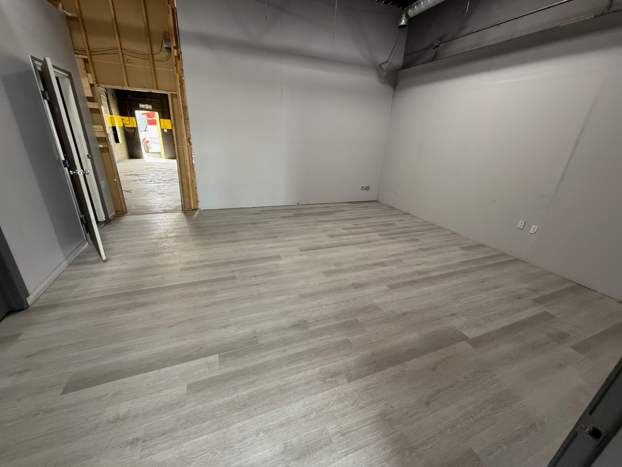 1247 36th Ave NE, Calgary, AB à louer Photo intérieure– Image 1 sur 15