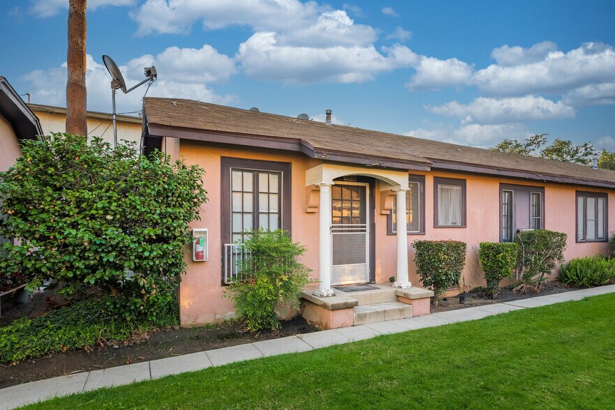 415-417 Riverdale Dr, Glendale, CA à vendre - Photo de l’immeuble – Image 2 sur 13