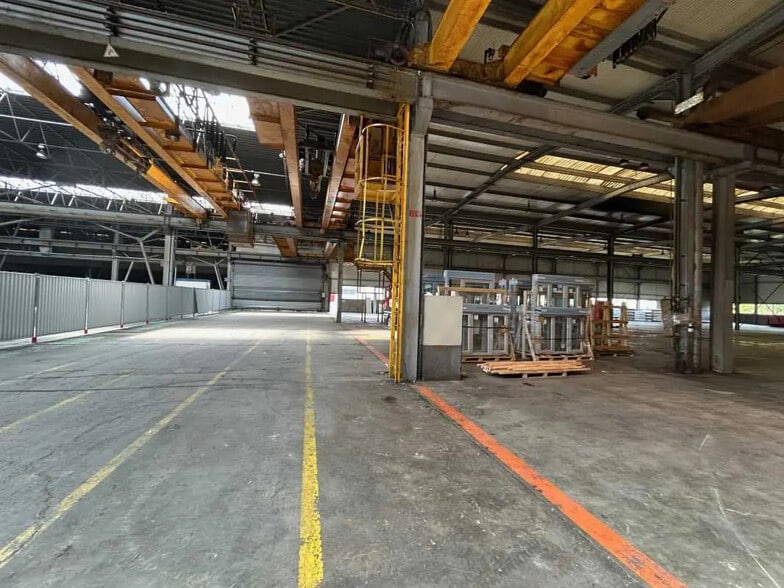 Local d'activités dans Fresnoy-le-Grand à vendre - Photo de l’immeuble – Image 2 sur 9