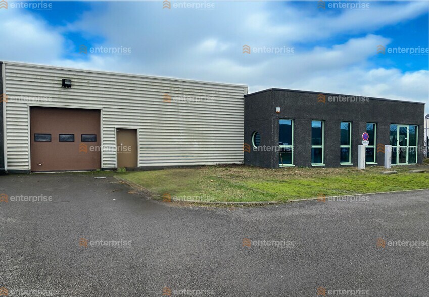 Industriel/Logistique dans Comines à louer - Photo de l’immeuble – Image 3 sur 6
