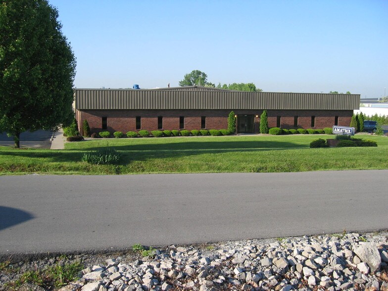 1638 Production Rd, Jeffersonville, IN à vendre - Photo de l’immeuble – Image 3 sur 7