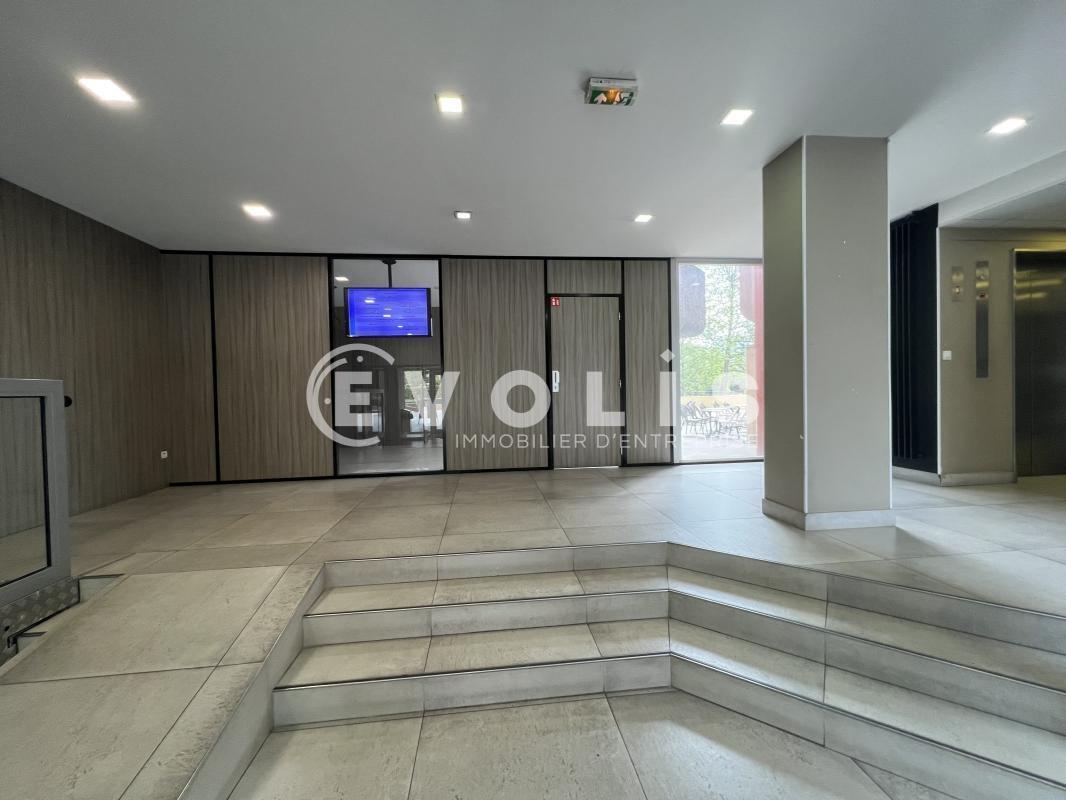 Bureau dans Maisons-Alfort à louer Hall d’entrée– Image 1 sur 16