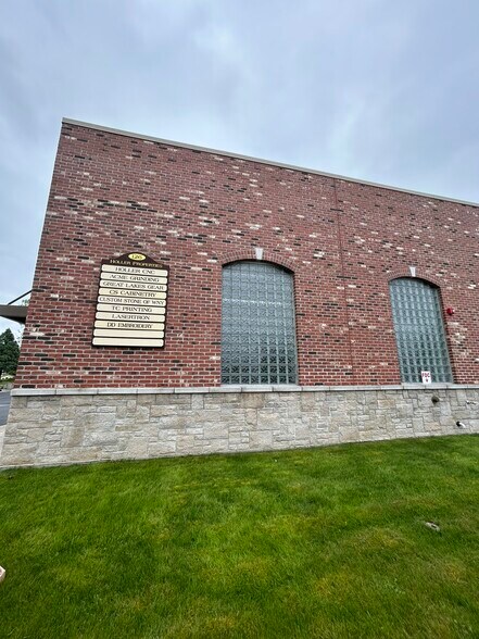 126 E Niagara St, Tonawanda, NY à louer - Photo de l’immeuble – Image 1 sur 21