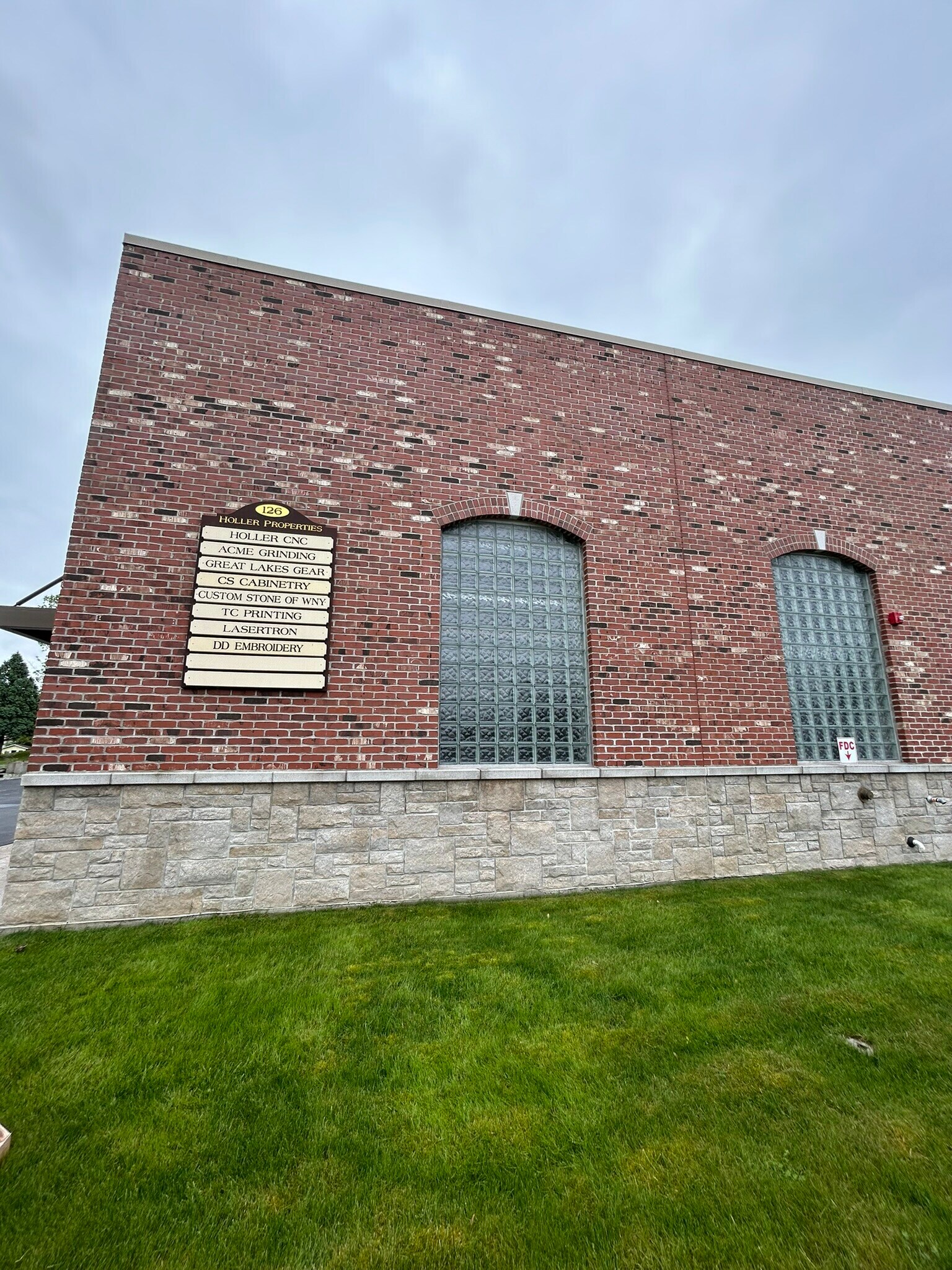 126 E Niagara St, Tonawanda, NY à louer Photo de l’immeuble– Image 1 sur 22
