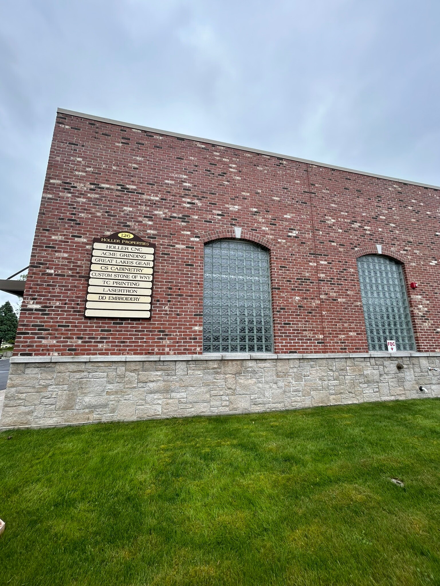 126 E Niagara St, Tonawanda, NY à louer Photo de l’immeuble– Image 1 sur 21