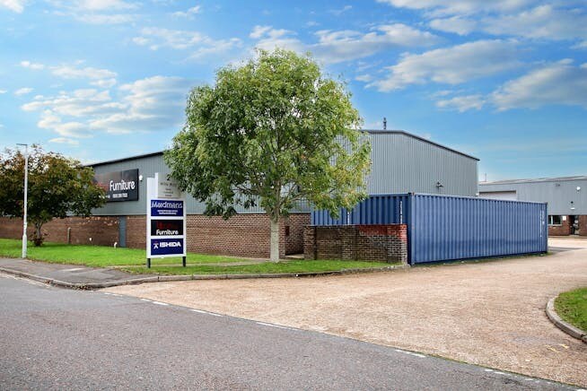 2 Willis Way, Poole à vendre - Photo de l’immeuble – Image 2 sur 2