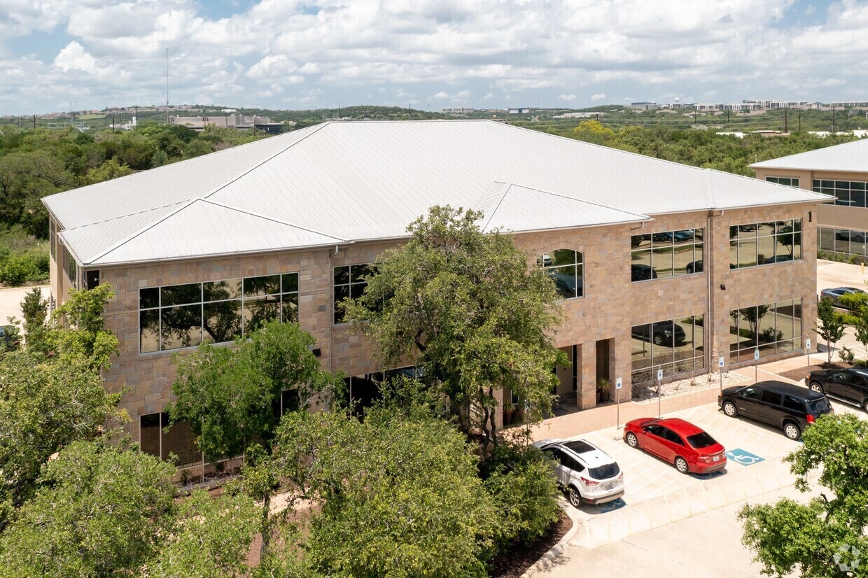 5920 W William Cannon Dr, Austin, TX à louer Photo de l’immeuble– Image 1 sur 25