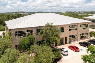 5920 W William Cannon Dr, Austin, TX à louer Photo de l’immeuble– Image 1 sur 25