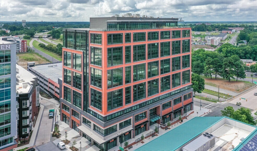 555 S Mangum St, Durham, NC à louer - Photo de l’immeuble – Image 3 sur 14