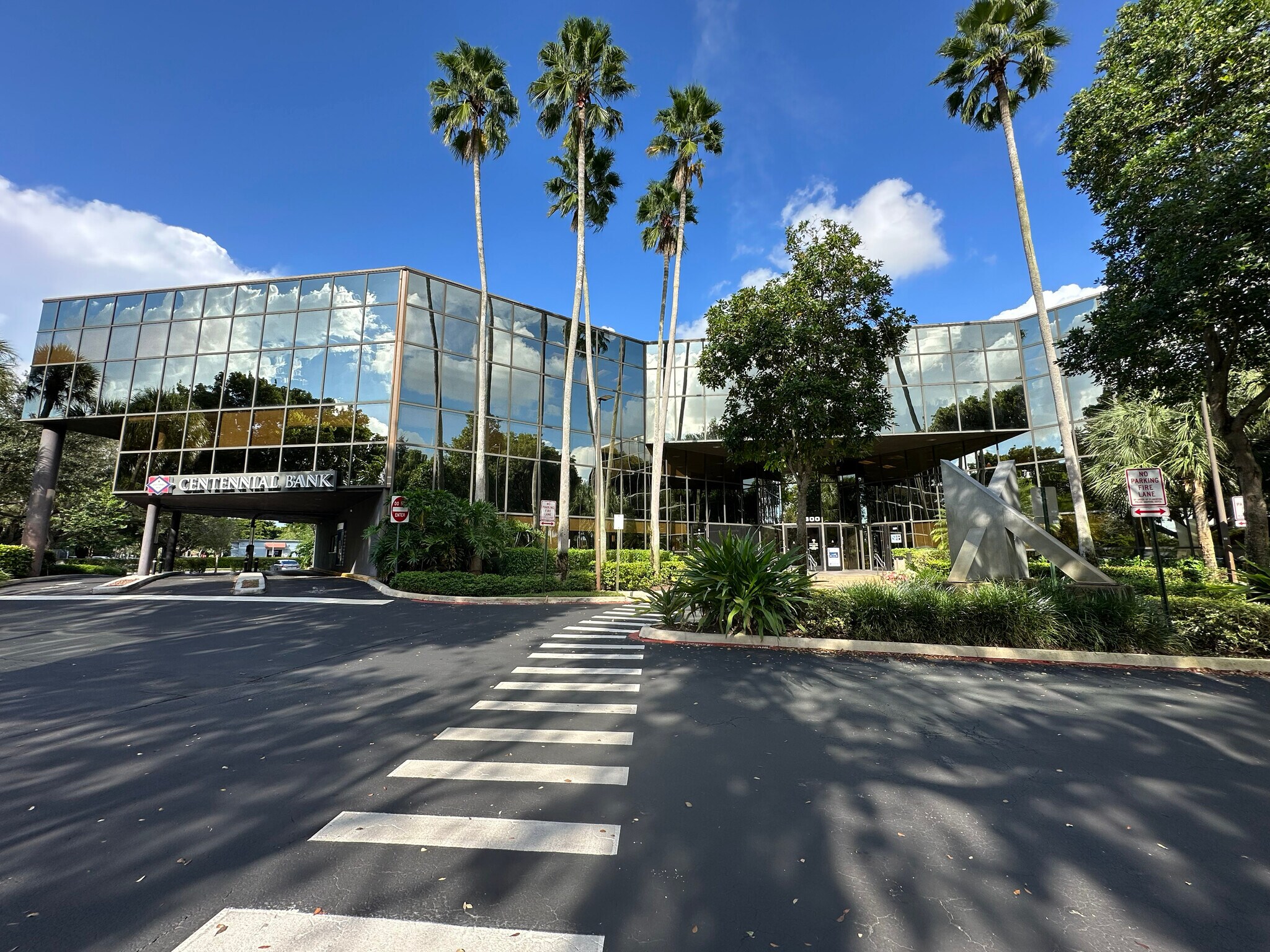 300 S Pine Island Rd, Plantation, FL à louer Photo de l’immeuble– Image 1 sur 10