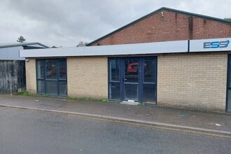 Lyndhurst Road, Sunninghill à louer Photo de l’immeuble– Image 2 sur 10