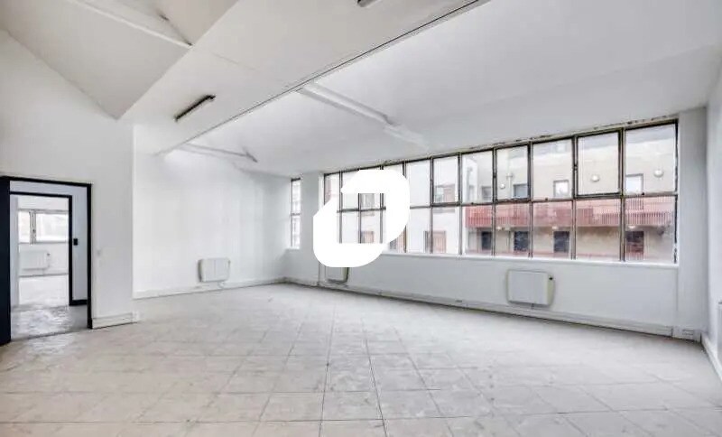 Bureau dans Montreuil à louer - Photo de l’immeuble – Image 2 sur 11