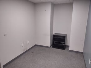 801 W Bay Dr, Largo, FL à louer Photo intérieure– Image 1 sur 12