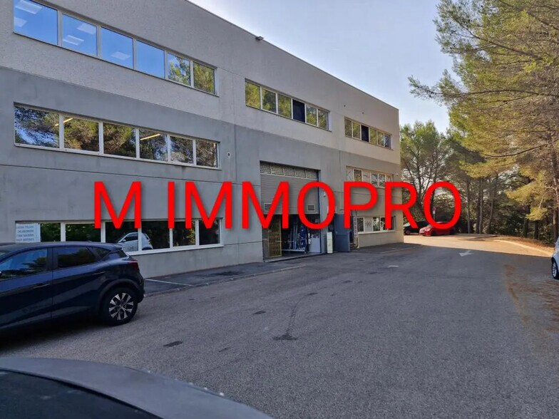 Local d’activités dans Mouans-Sartoux à louer - Photo de l’immeuble – Image 1 sur 2
