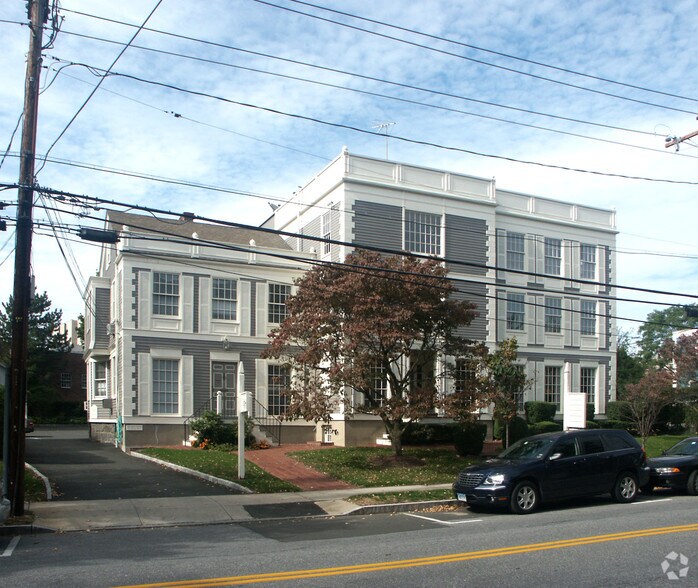 164 Mason St, Greenwich, CT à louer - Photo de l’immeuble – Image 2 sur 10