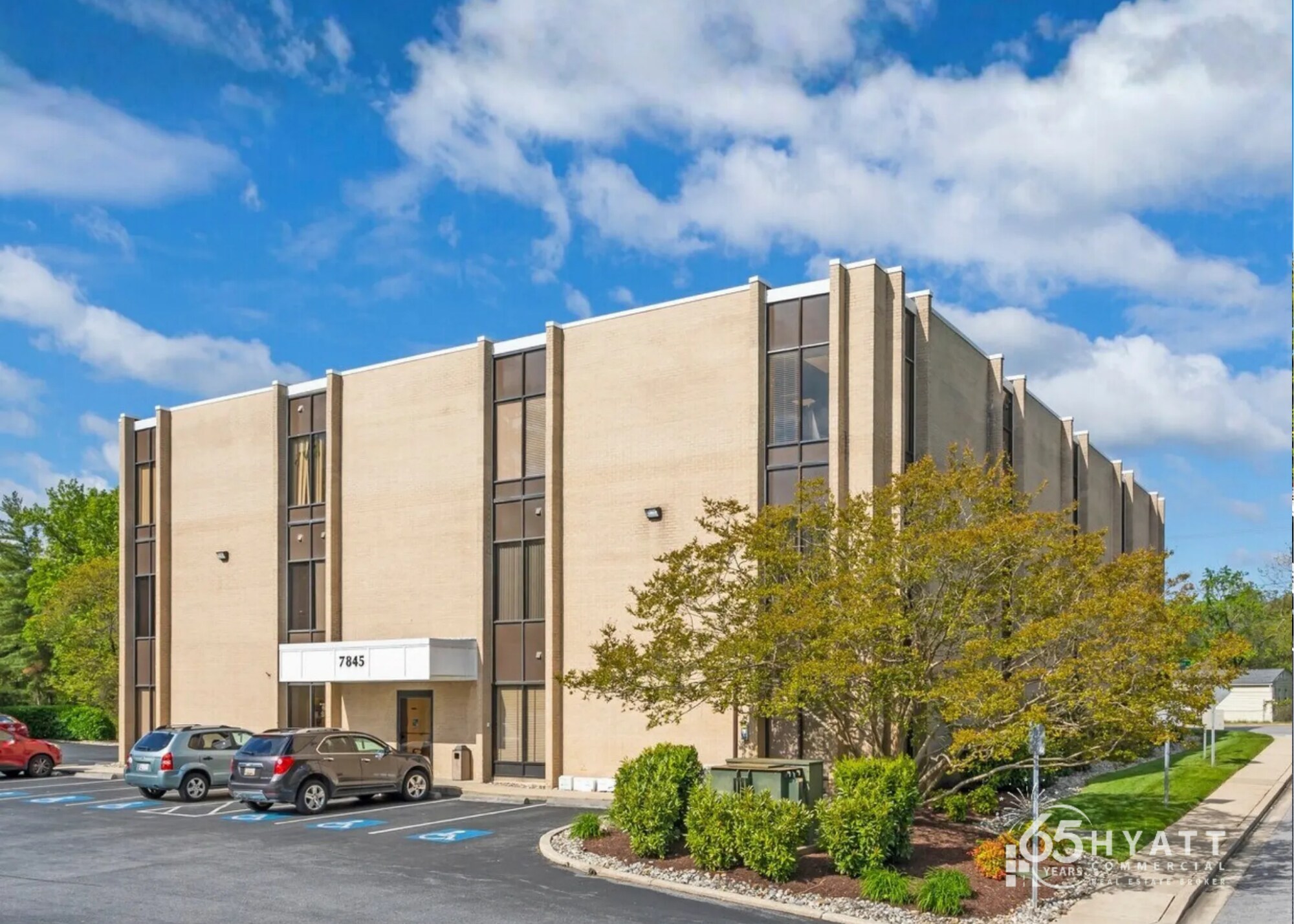 7845 Oakwood Rd, Glen Burnie, MD à louer Photo de l’immeuble– Image 1 sur 8