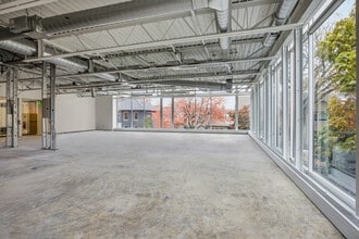 550 W Merrill St, Birmingham, MI à louer Photo intérieure– Image 2 sur 9