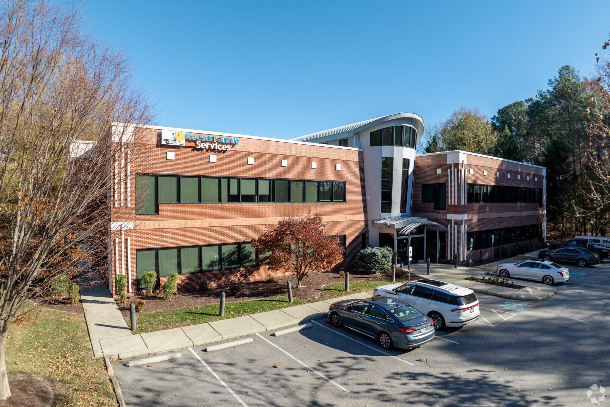 804 Omni Blvd, Newport News, VA à louer Photo de l’immeuble– Image 1 sur 22