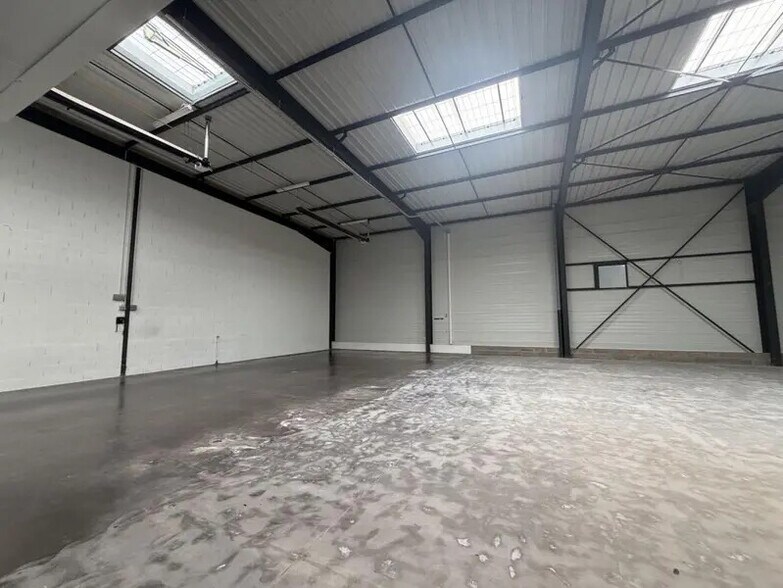 Local d'activités dans Vénissieux à vendre - Photo intérieure – Image 3 sur 9