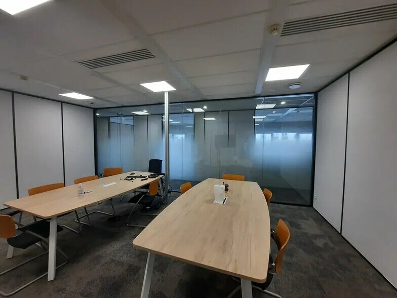 Bureau dans Rouen à louer - Photo de l’immeuble – Image 3 sur 12