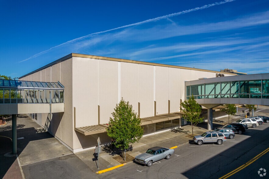 305 Liberty St NE, Salem, OR à louer - Photo de l’immeuble – Image 3 sur 7