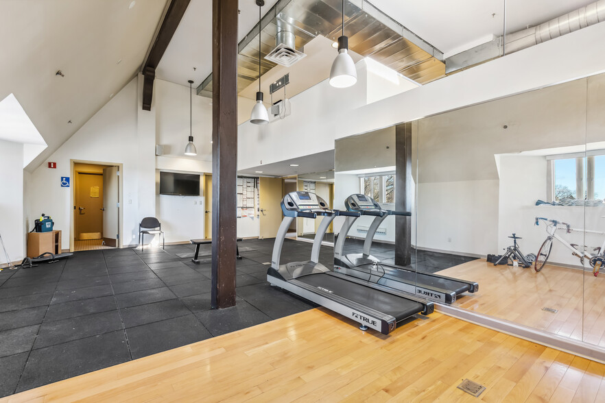 7 N Broad St, Ridgewood, NJ à louer - Photo de l’immeuble – Image 2 sur 29
