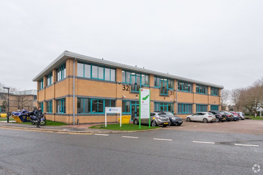 28-32 The Quadrant, Abingdon à louer - Photo principale – Image 1 sur 6