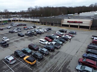 Plus de détails pour 15-49 Pine Grove Sq, Grove City, PA - Local commercial à louer
