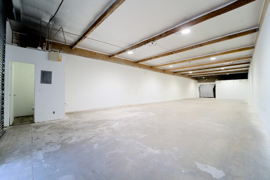 106-136 S Arrowhead Ave, San Bernardino, CA à louer - Photo intérieure – Image 2 sur 5