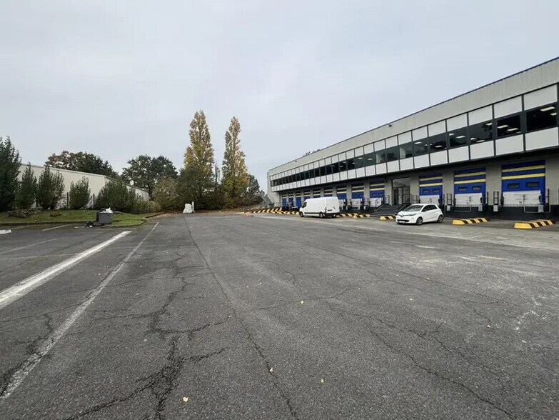 Industriel/Logistique dans Saint-Witz à louer - Photo de l’immeuble – Image 1 sur 16