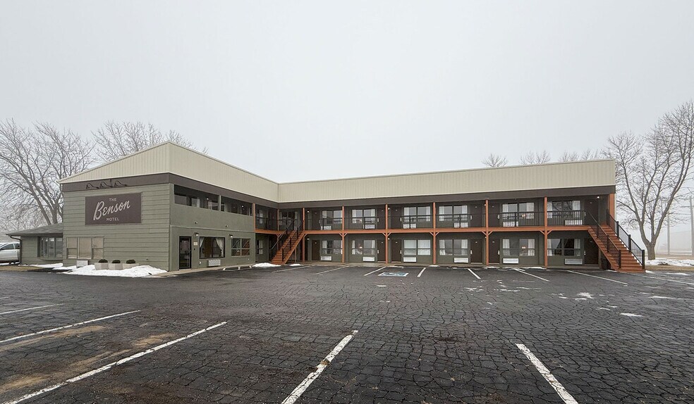 600 22nd St, Benson, MN à vendre - Photo de l’immeuble – Image 1 sur 21