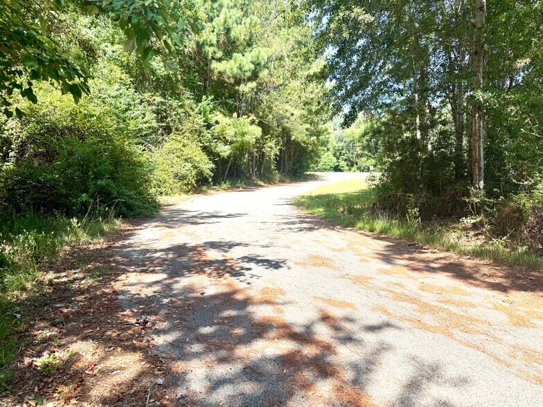 12760 Lorraine Rd, Biloxi, MS à louer - Photo de l’immeuble – Image 1 sur 37