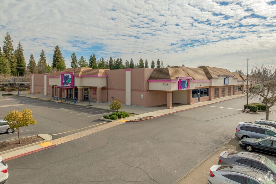 6124 San Juan Ave, Citrus Heights, CA à louer - Photo de l’immeuble – Image 2 sur 12