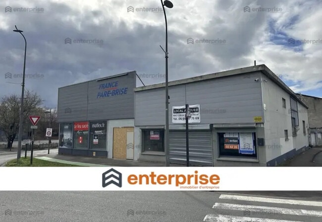 Plus de détails pour Local commercial à louer