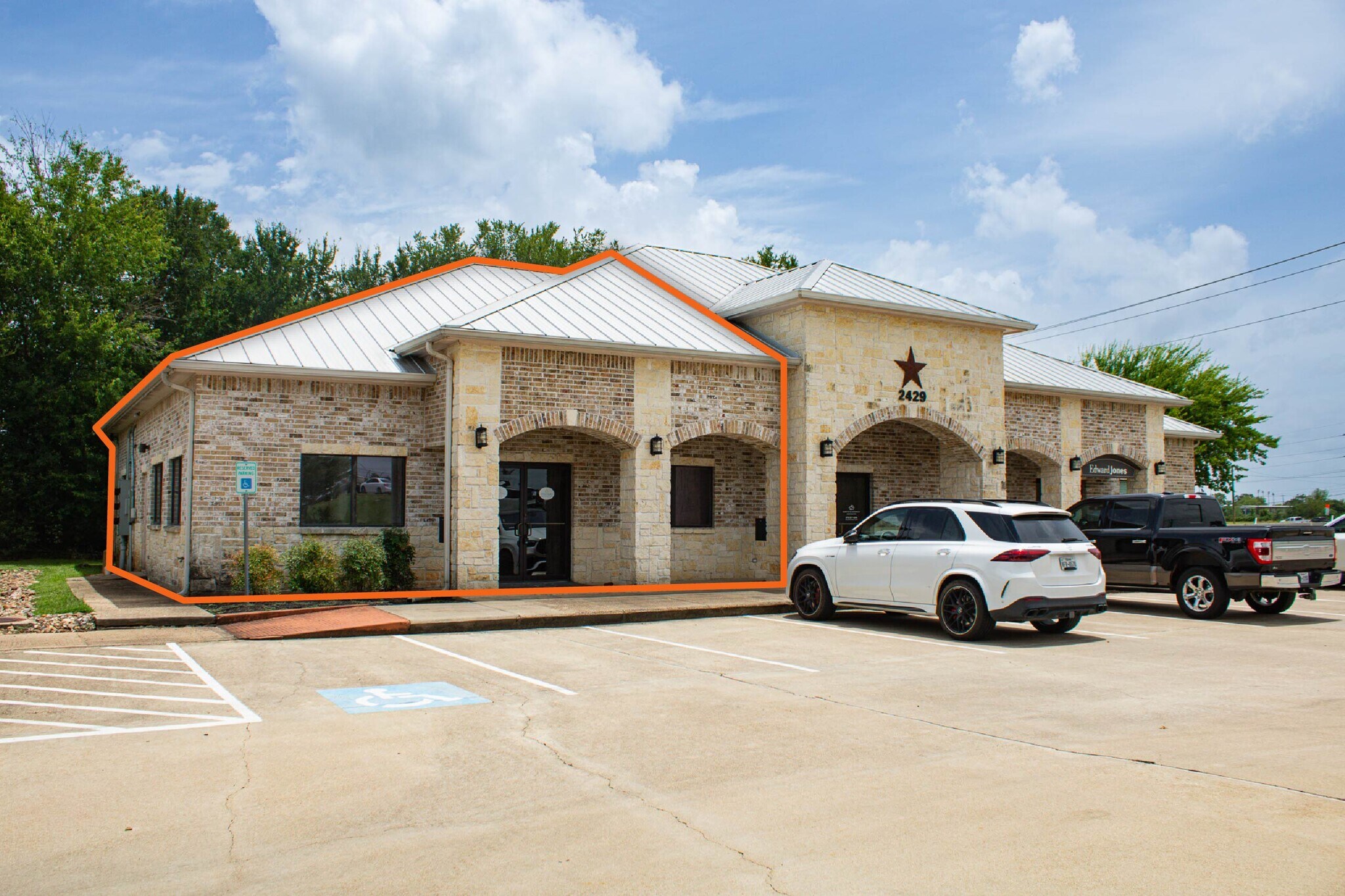 2429 Earl Rudder Fwy, College Station, TX à louer Photo de l’immeuble– Image 1 sur 8