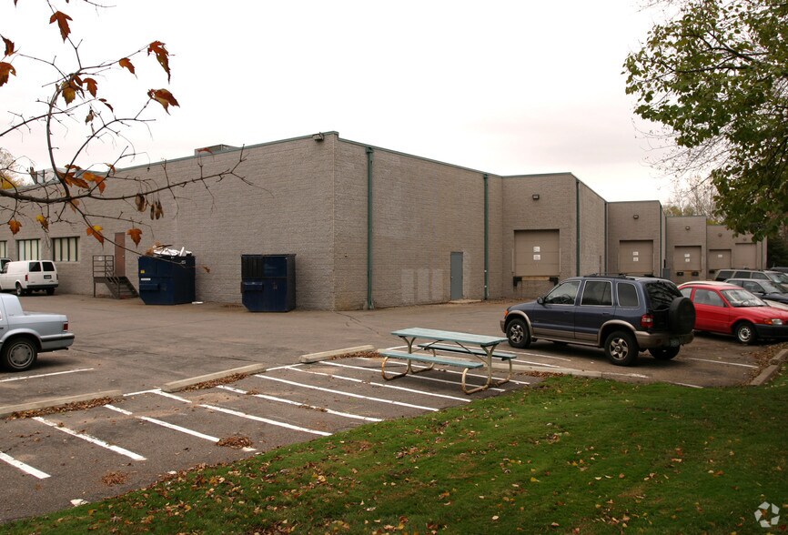 7101-7117 Ohms Ln, Edina, MN à louer - Photo de l’immeuble – Image 2 sur 9
