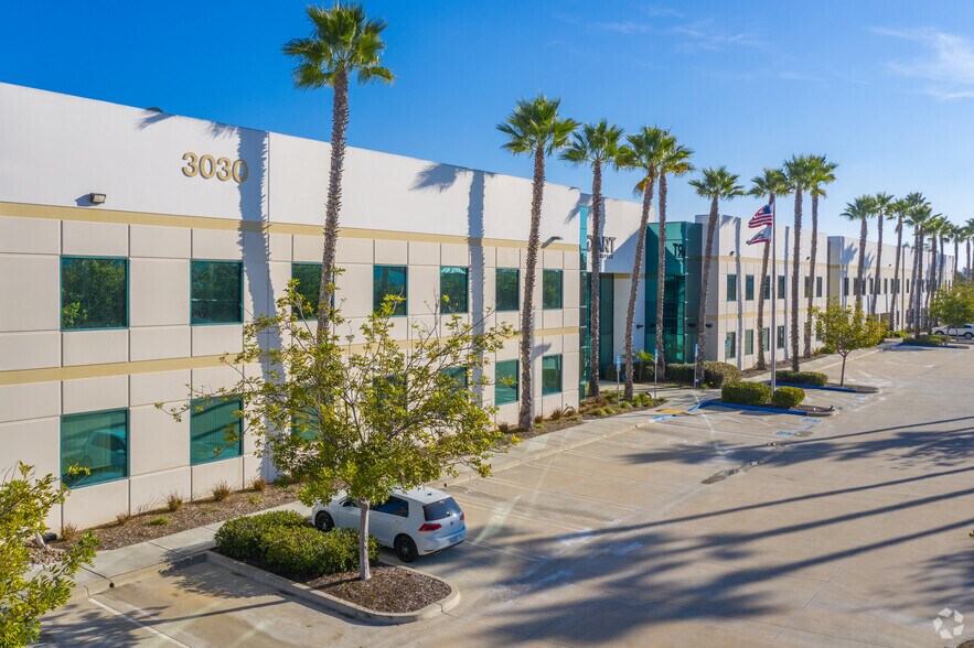 3030 Enterprise Ct, Vista, CA à louer - Photo principale – Image 1 sur 5