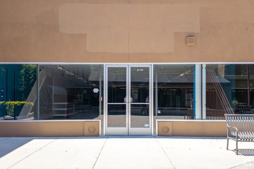 17600 Collier Ave, Lake Elsinore, CA à vendre - Photo de l’immeuble – Image 3 sur 4