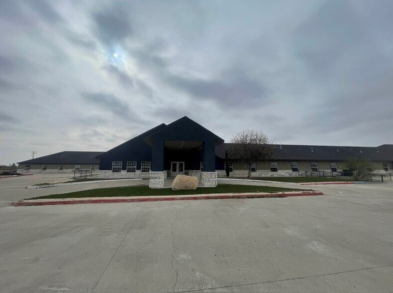 237 W 21st St, Fort Stockton, TX à louer - Photo de l’immeuble – Image 3 sur 22