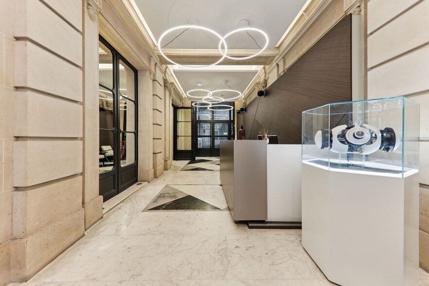 35 Rue La Boétie, Paris à louer - Photo de l’immeuble – Image 2 sur 21