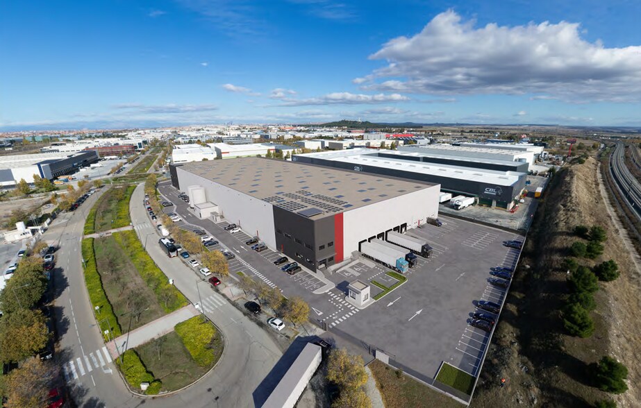 Industriel/Logistique dans Getafe, Madrid à louer - Photo principale – Image 1 sur 3