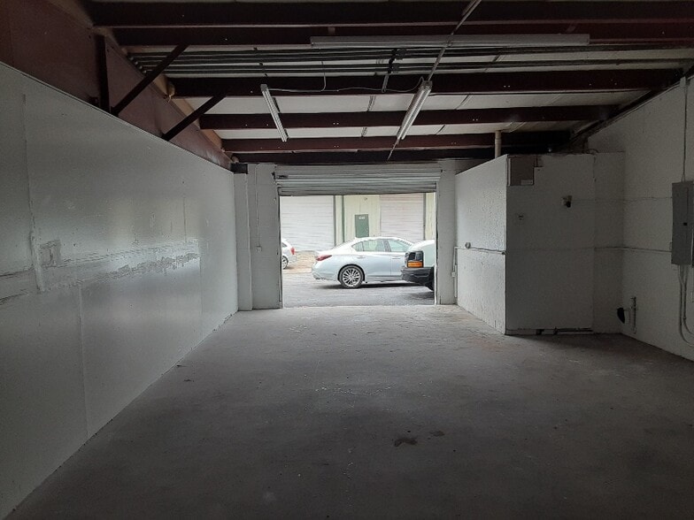 2331-2341 W Clay St, Kissimmee, FL à louer - Photo de l’immeuble – Image 3 sur 3