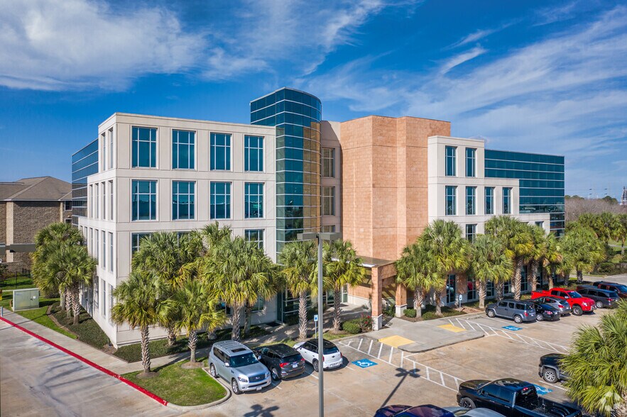 7904 N Sam Houston Pky W, Houston, TX à louer - Photo de l’immeuble – Image 2 sur 7