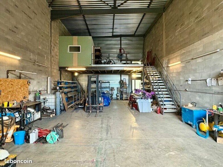 7 Rue Du Chapoly, Saint-Genis-les-Ollières à vendre - Photo de l’immeuble – Image 3 sur 6