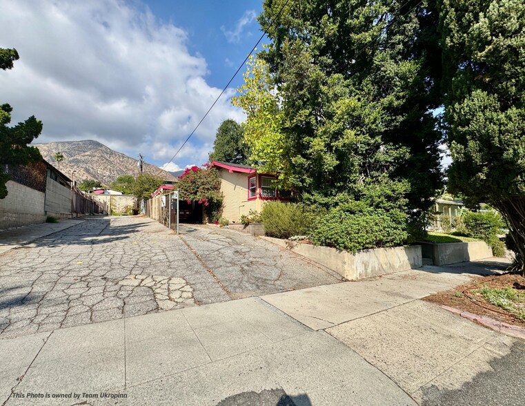 145 E Montecito Ave, Sierra Madre, CA à vendre - Photo de l’immeuble – Image 3 sur 4