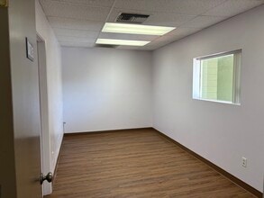 655 N Palm Canyon Dr, Palm Springs, CA à louer Photo intérieure– Image 1 sur 3