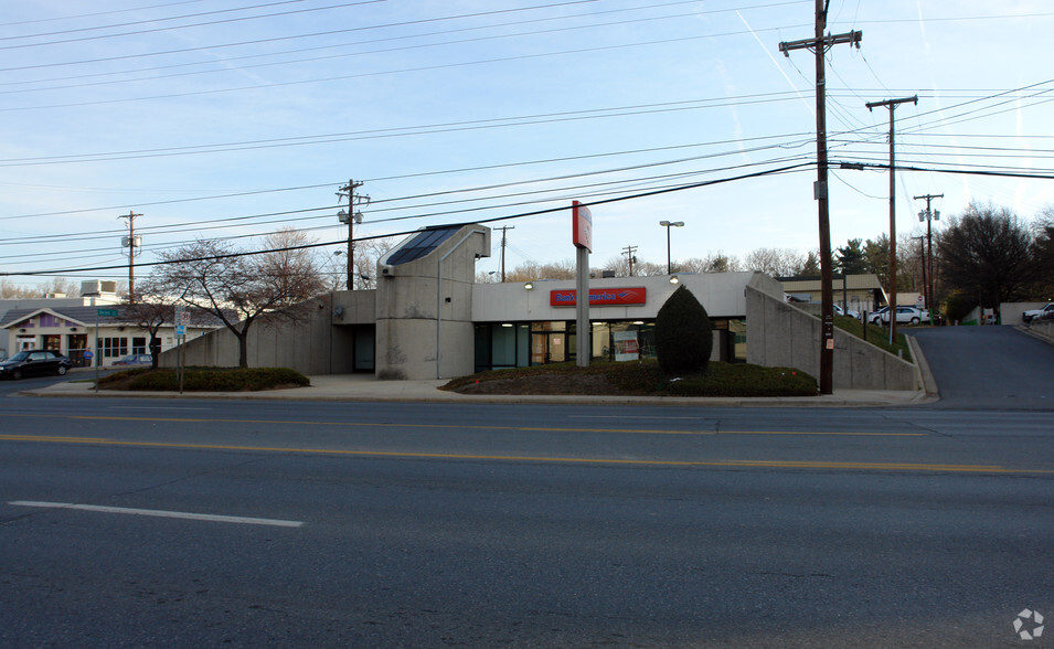5135 River Rd, Bethesda, MD à louer - Photo principale – Image 1 sur 4