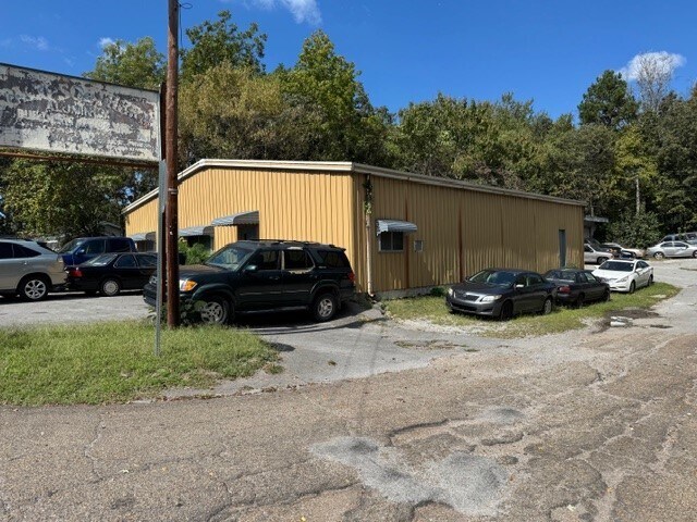 312 Lakeview Dr, Rossville, GA à vendre - Photo de l’immeuble – Image 2 sur 2