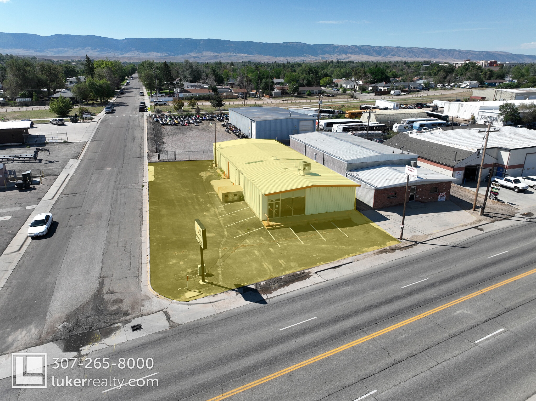 1833 E Yellowstone Hwy, Casper, WY à vendre Photo principale– Image 1 sur 8