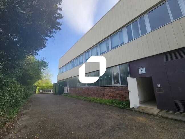 Plus de détails pour Bureau, Local d'activités à louer